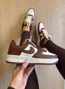 Nike Air Force 1 Low – Marrom / Off White (Luxo)