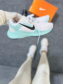 Nike Vomero 18 (Branco/Verde Água)