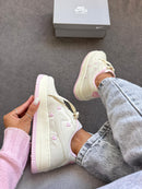 Nike Air Force 1 Low Valentine’s Day – Off White / Rosa
