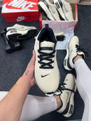 Nike Air ZoomX Invincible Run 3 Off White