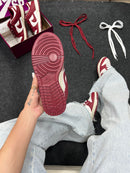 Nike SB Dunk Low Pro Branco e Vermelho
