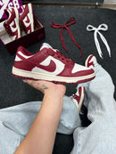 Nike SB Dunk Low Pro Branco e Vermelho